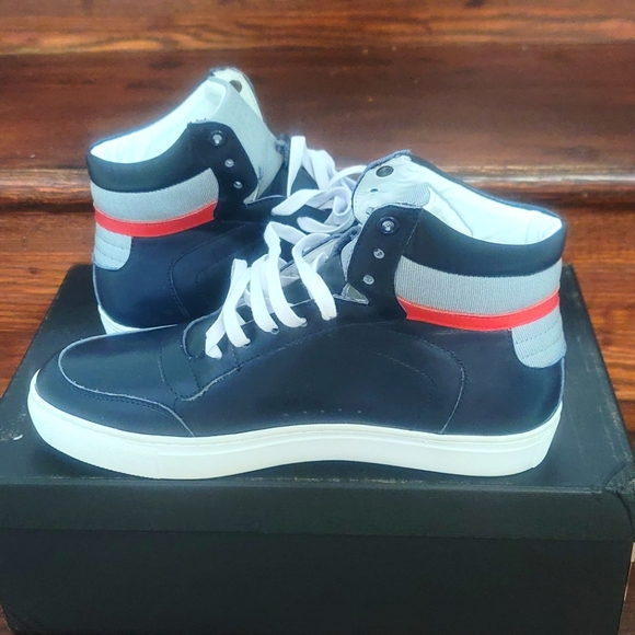 Brand New Bloomingdale French Connection Men Shoe size 8 - Picture 1 of 4